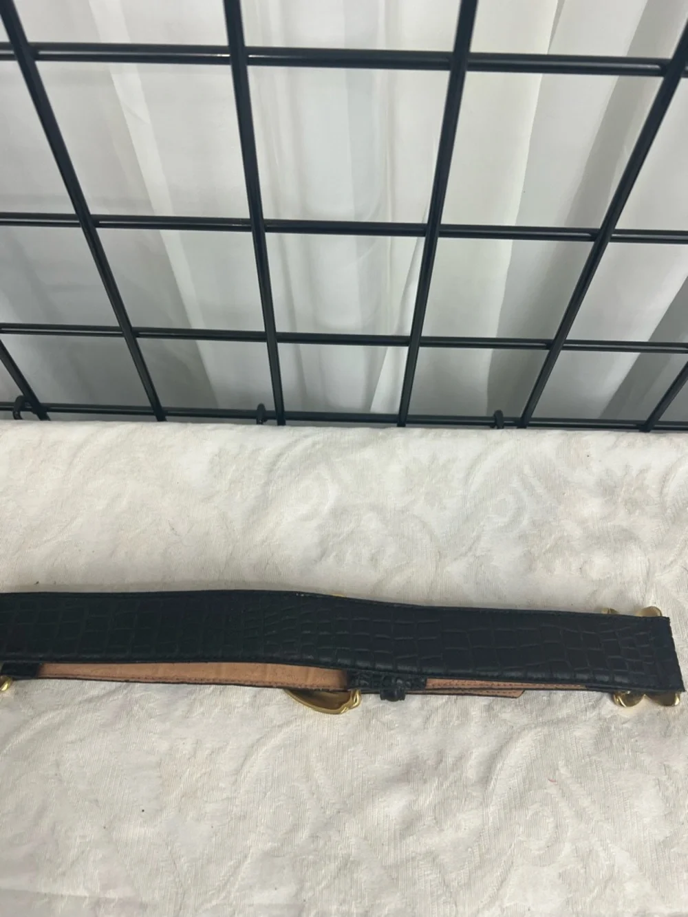 VINTAGE Black Croc-Embossed Leather Belt with Gold Hardware. SIZE SMALL